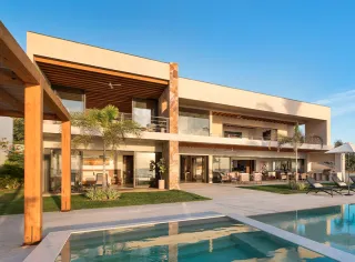 Casa Campo Este